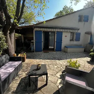 https://maison-dans-domaine-priv.fr-provencehotel.com